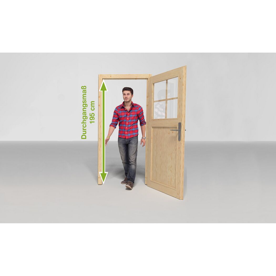 Person geht durch eine Tür mit 195 cm Durchgangsmaß