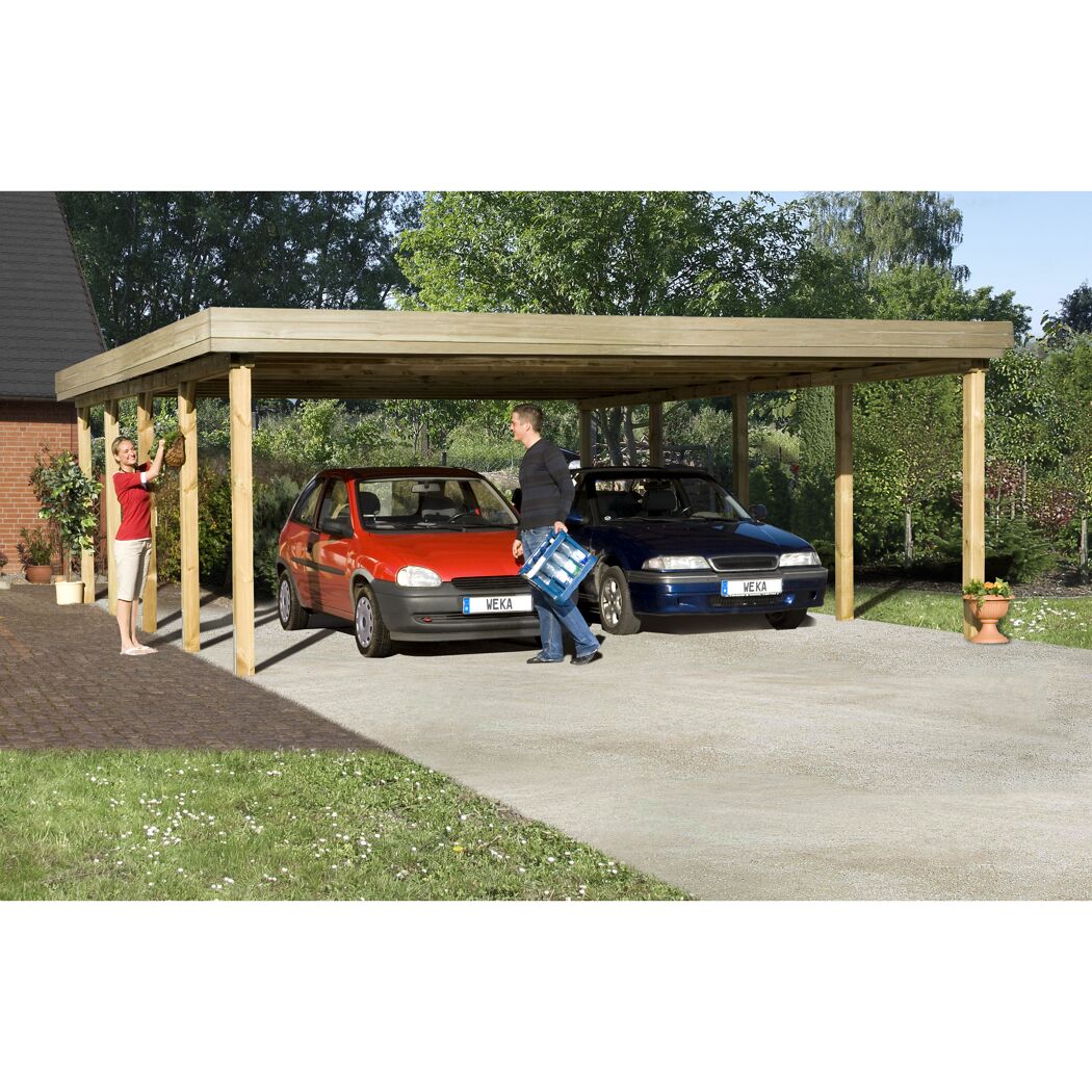 Zwei Personen parken ihre Autos unter einem WEKA Carport.