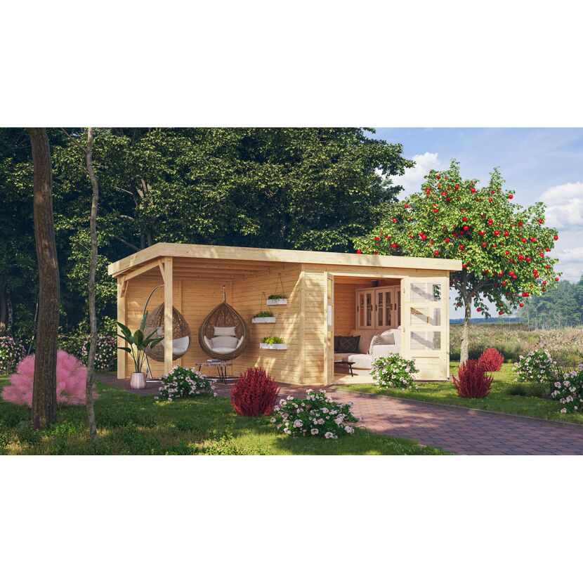 Gartenhaus mit Hängesesseln und Apfelbaum