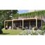 Holzpergola mit Gartenmöbeln