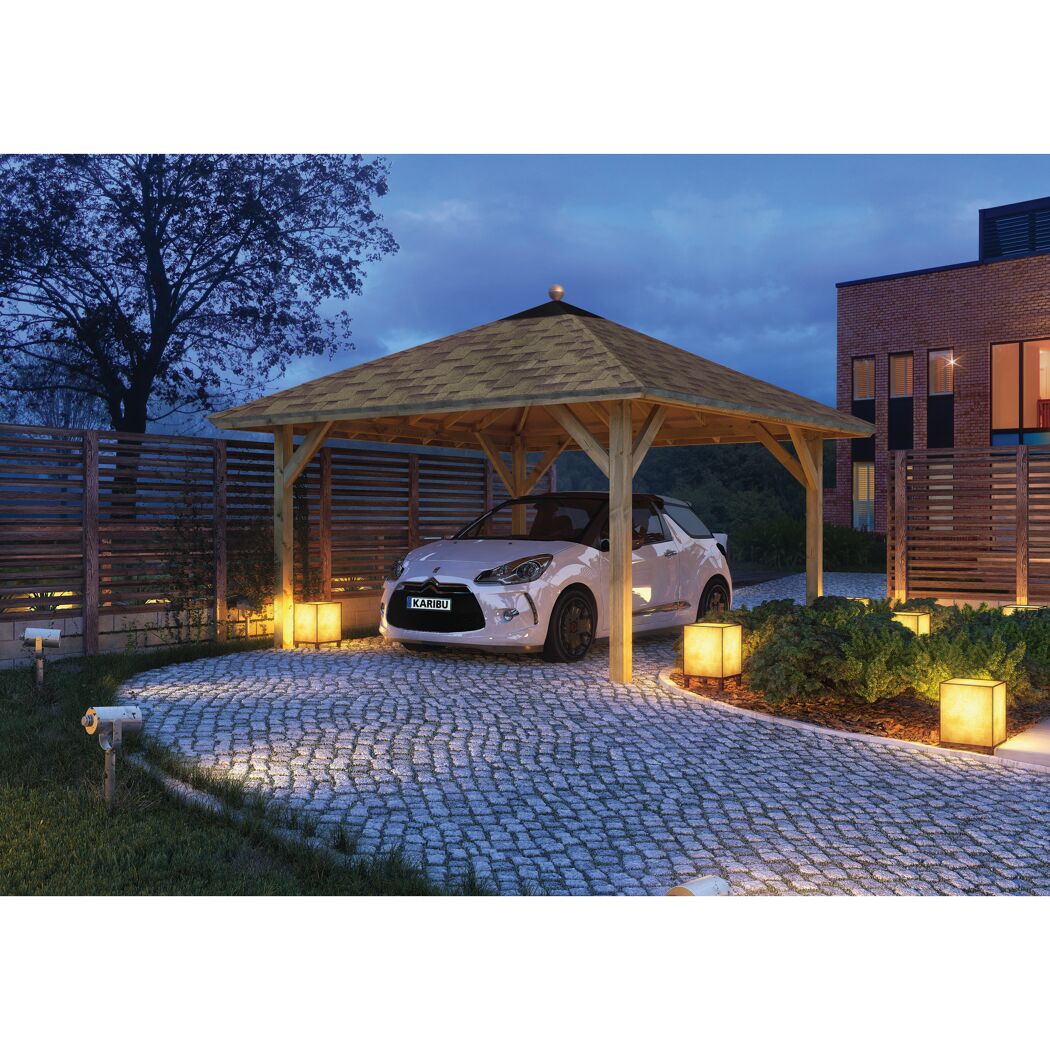 Auto unter einem Carport