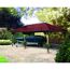 Holz Carport mit einem Boot darunter