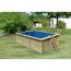 Rechteckiger Holzpool mit Leiter im Garten