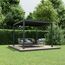 Überdachte Terrasse mit Gartenmöbeln