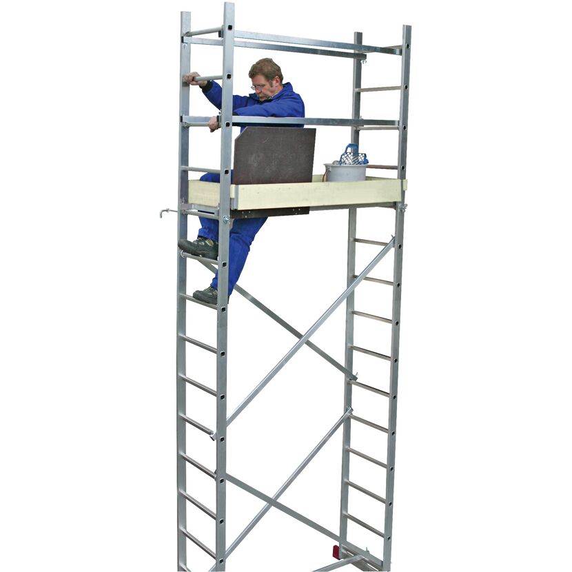 Person auf Montagegerüst