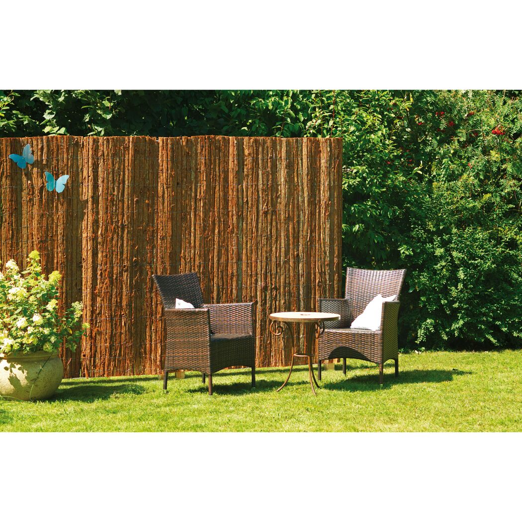Rindenmatte Bretagne als Sichtschutz im Garten