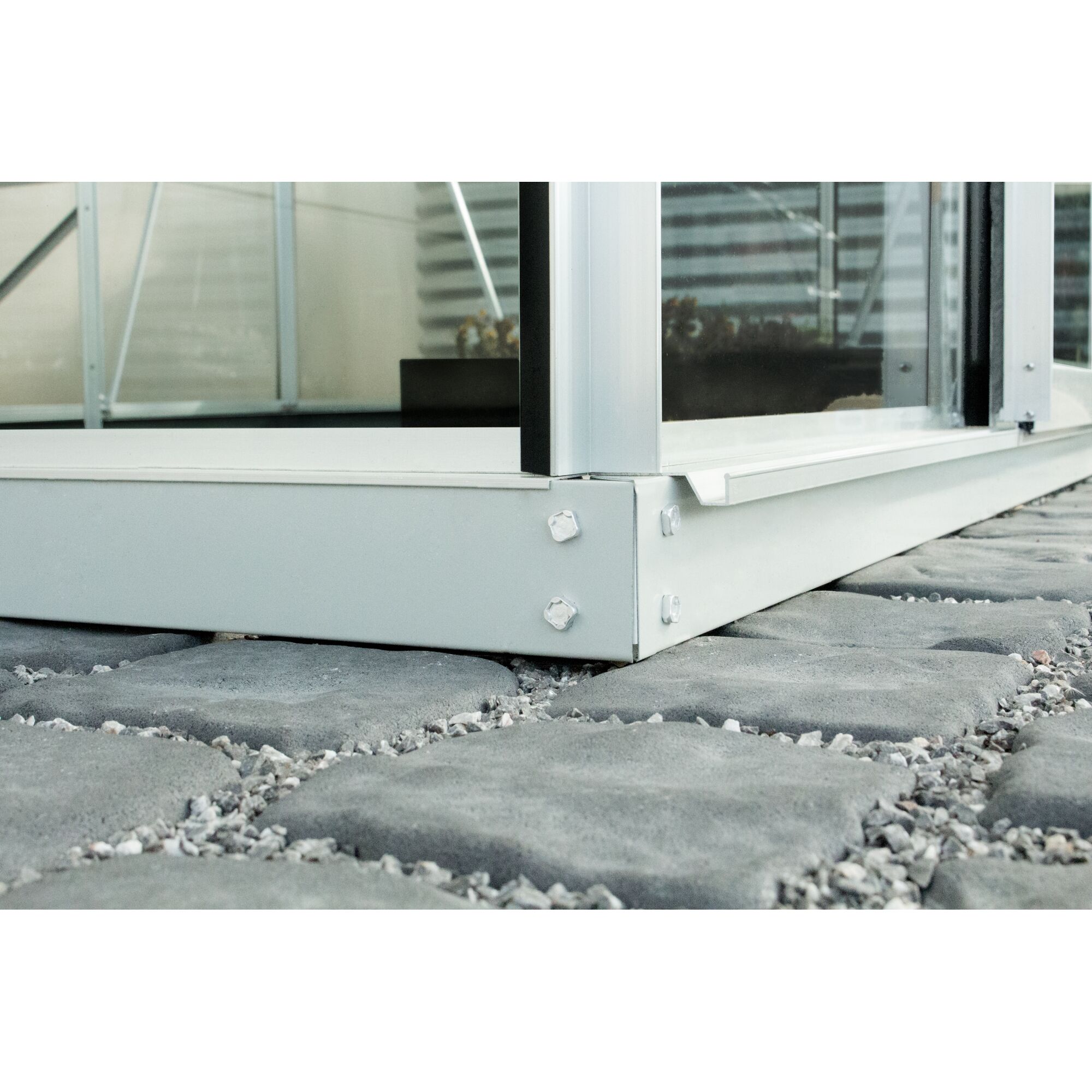 Gewächshaus-Fundament auf Steinplatten