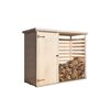 Holzlager mit Brennholz gefüllt