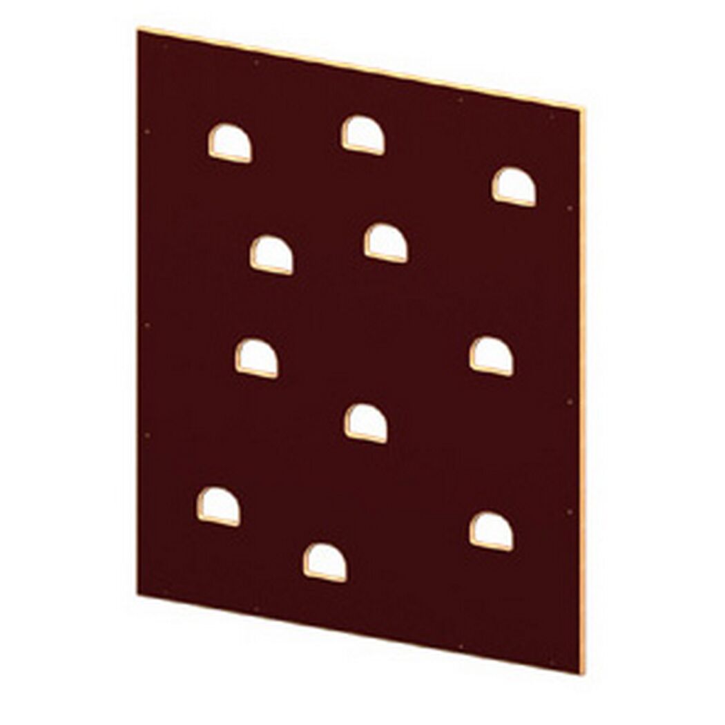 Kletterwand unten mit Grifflöchern
