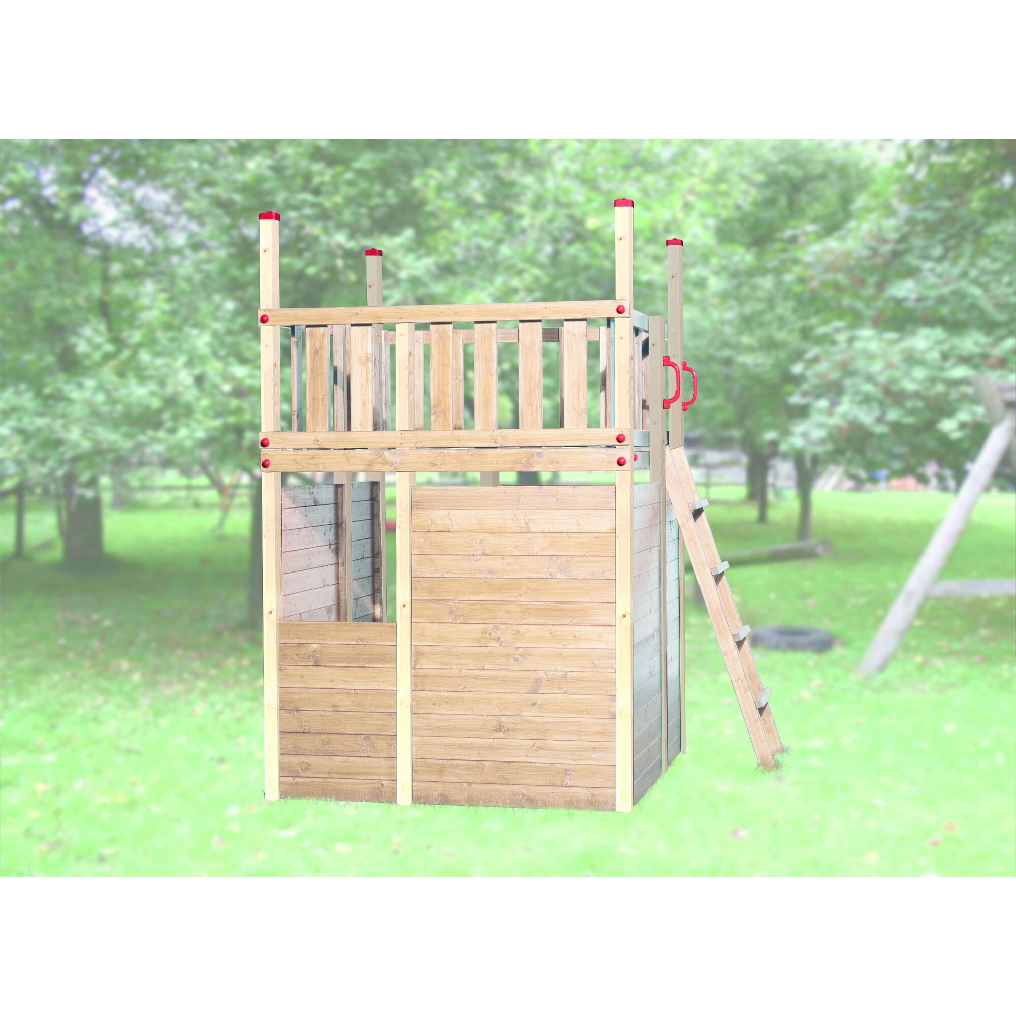 Spielturm aus Holz mit Leiter und rotem Geländer