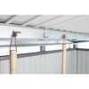 Detailansicht Gerätehaus Panorama: Haken für Gartengeräte.
