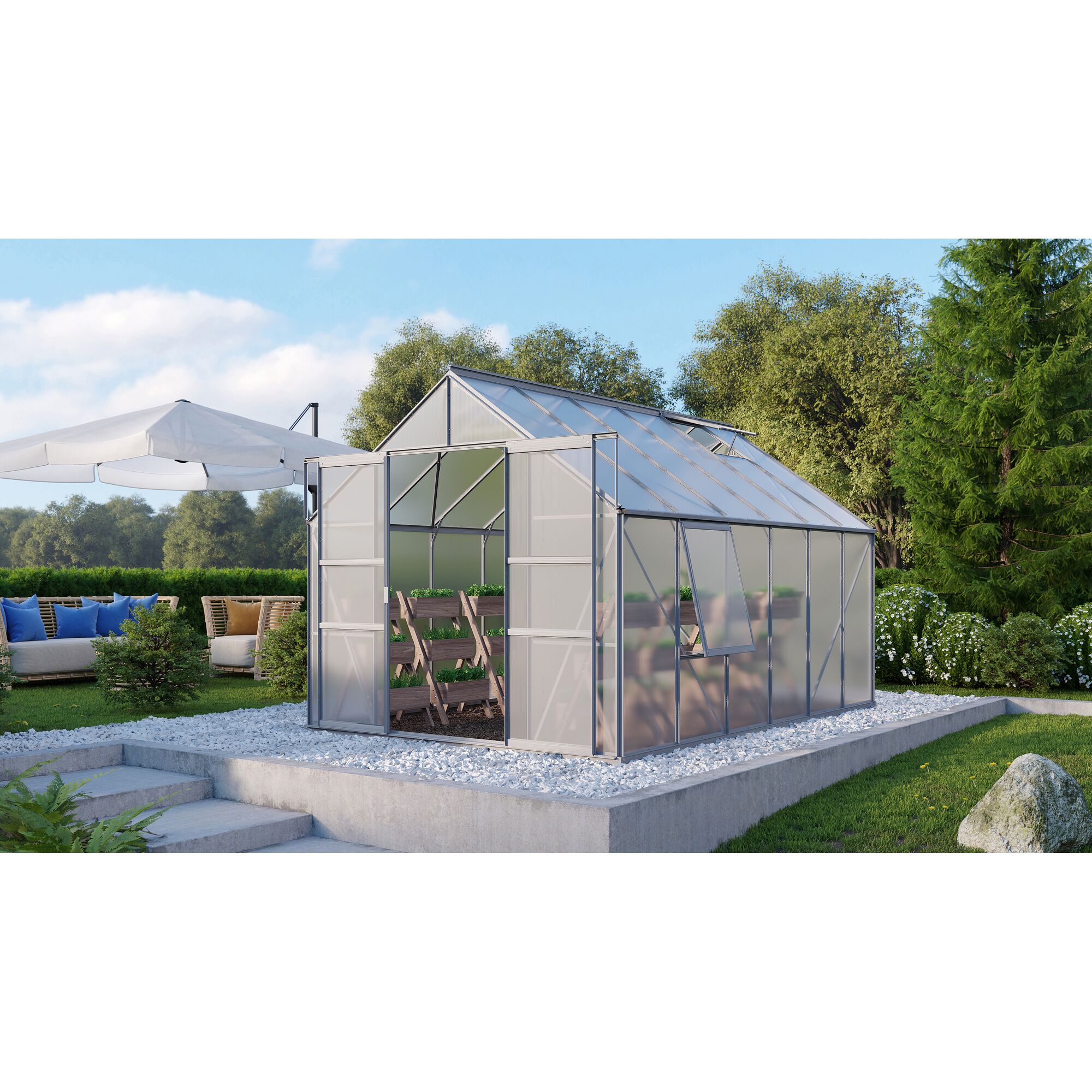 Gewächshaus mit geöffneter Tür und hochgeklapptem Fenster