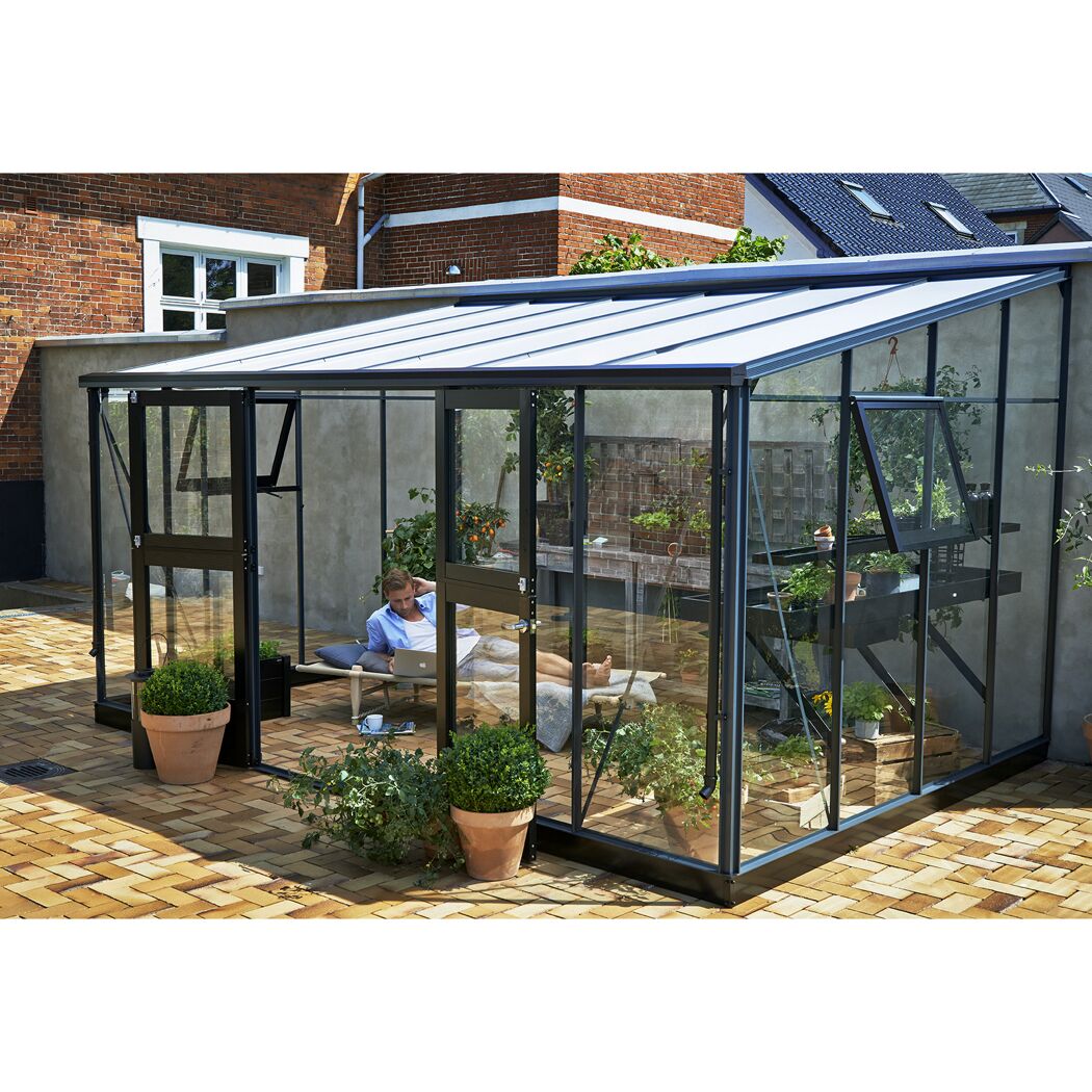 Anlehngewächshaus 'Veranda' 439 x 293 cm mit 3 mm Sicherheitsglas/10 mm Doppelstegplatten anthrazit/schwarz