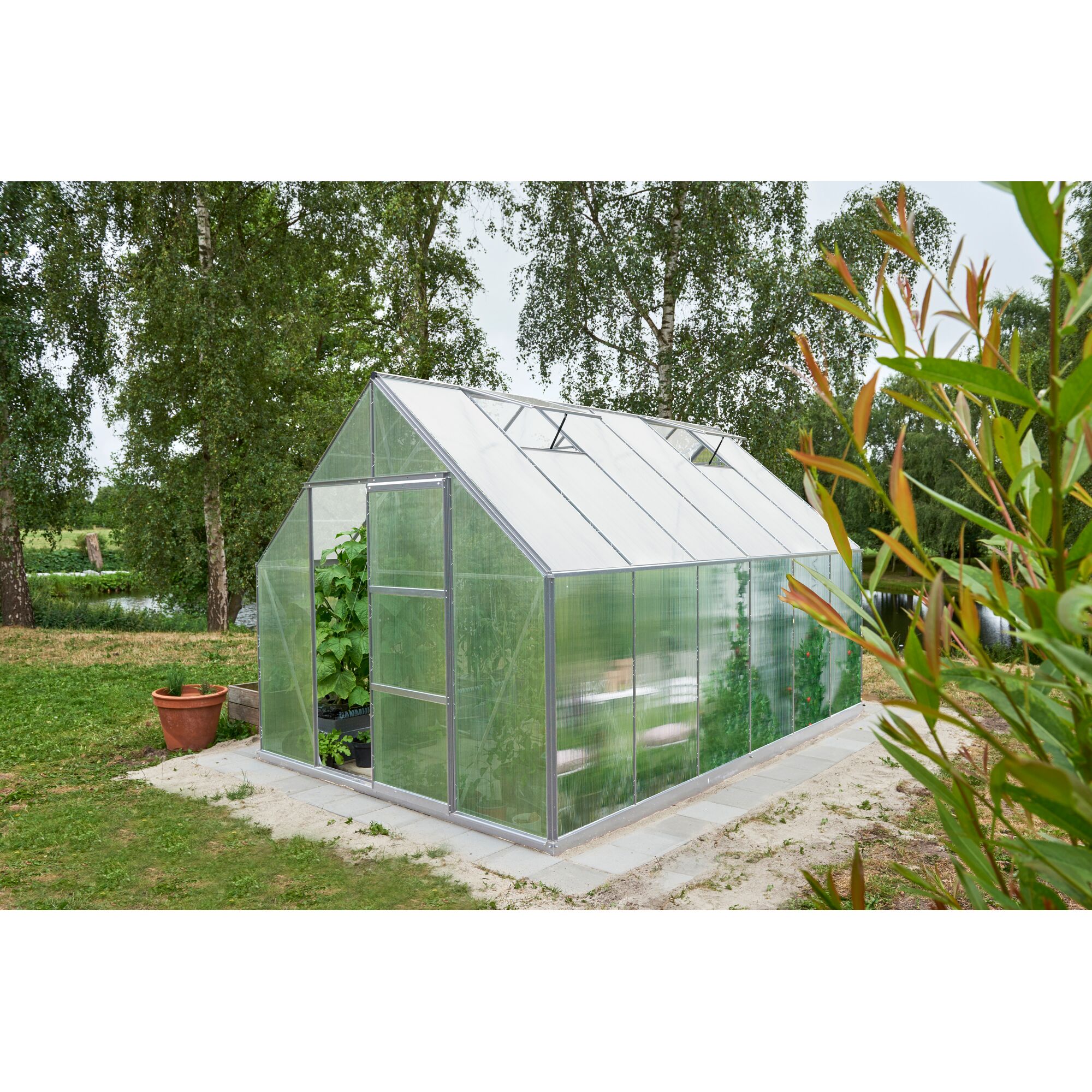 Gewächshaus im Garten