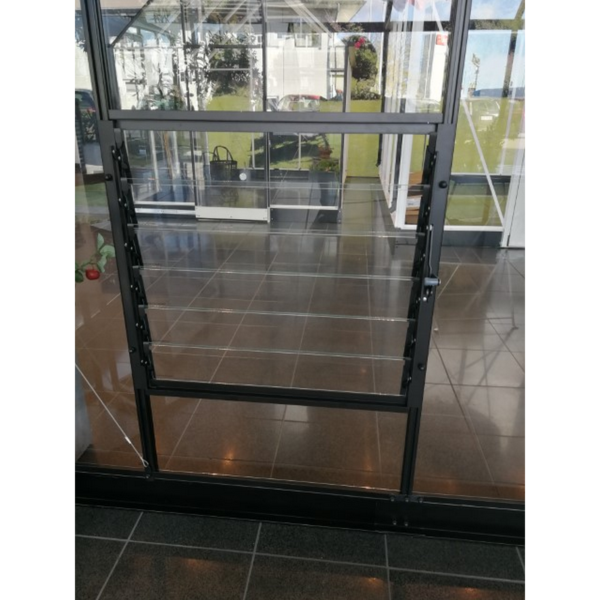 Lamellenfenster für Gewächshaus 'Qube' schwarz 61 x 57 cm + product picture