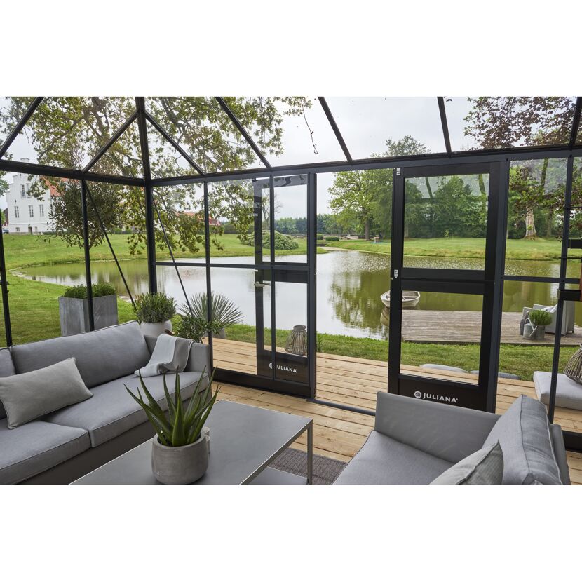 Juliana Gewächshaus mit Blick auf See