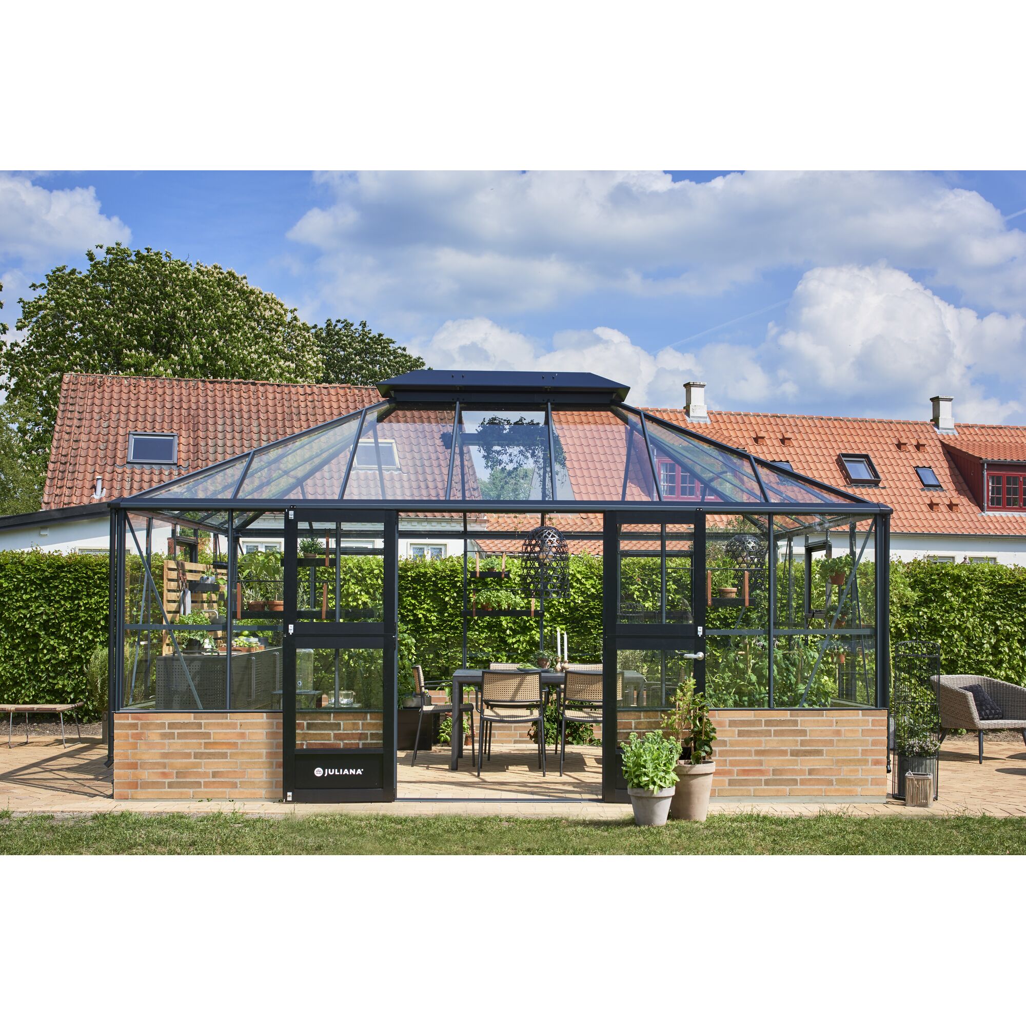 Juliana Gewächshaus mit geöffneter Tür