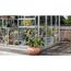 Gewächshaus mit Innenbeet und Blumentopf