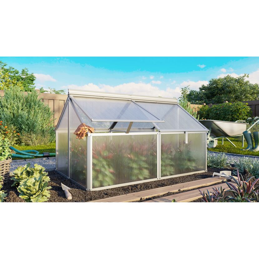 Kleines Gewächshaus im Garten