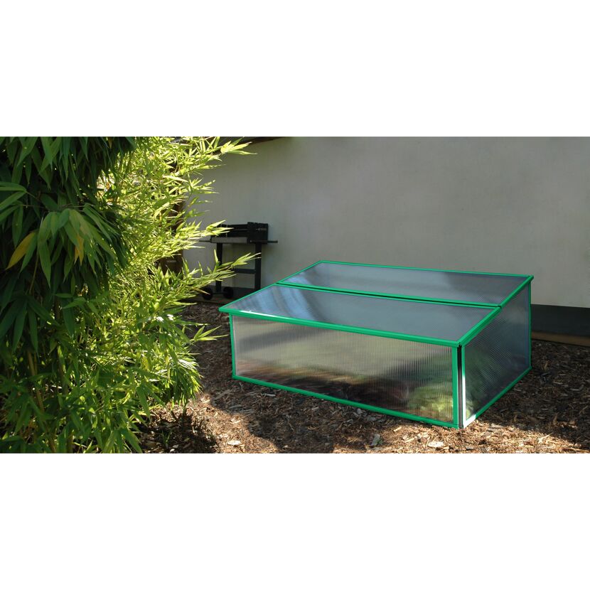 Kleines Frühbeet Levana 1 aqua im Garten