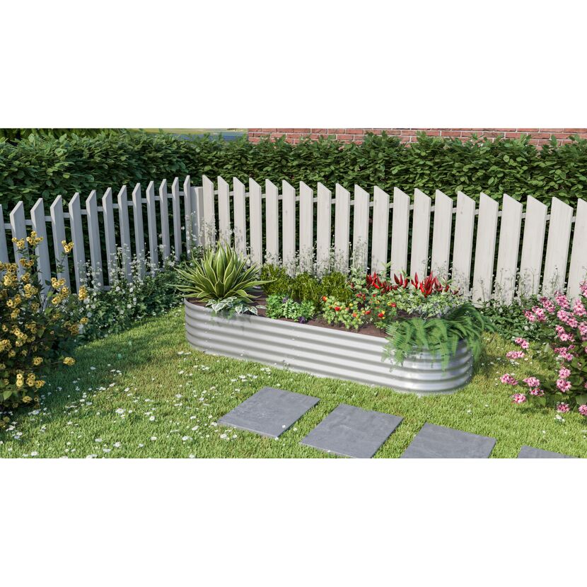 Metall-Hochbeet im Garten
