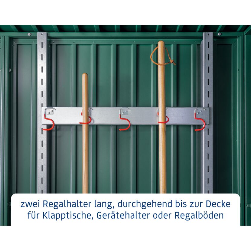 Zwei Regalhalter mit Haken und Gartengeräten