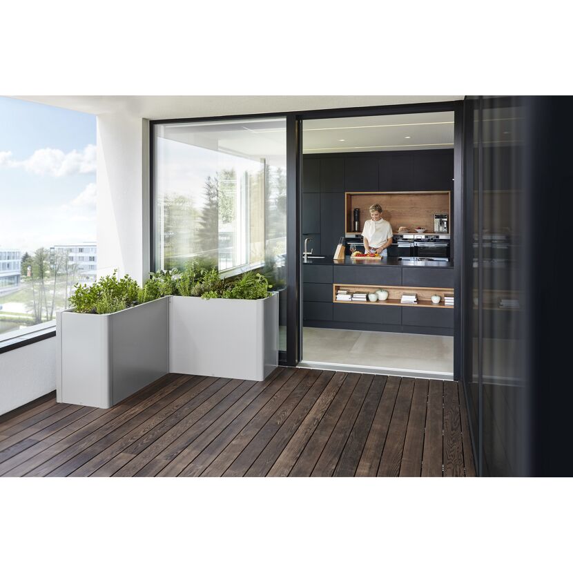Hochbeet auf dem Balkon
