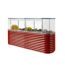 Rotes Hochbeet mit Folienabdeckung