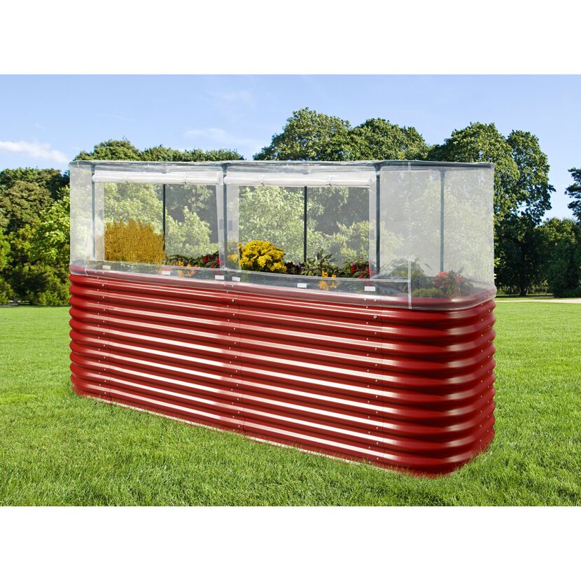 Hochbeet mit Abdeckung im Garten