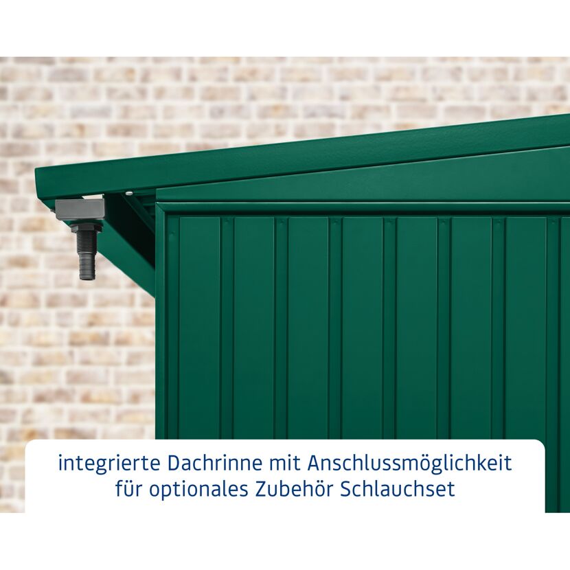 Grüne Dachrinne mit Anschluss für Schlauch