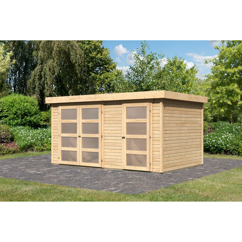 Gartenhaus aus hellem Holz mit vier Fenstern