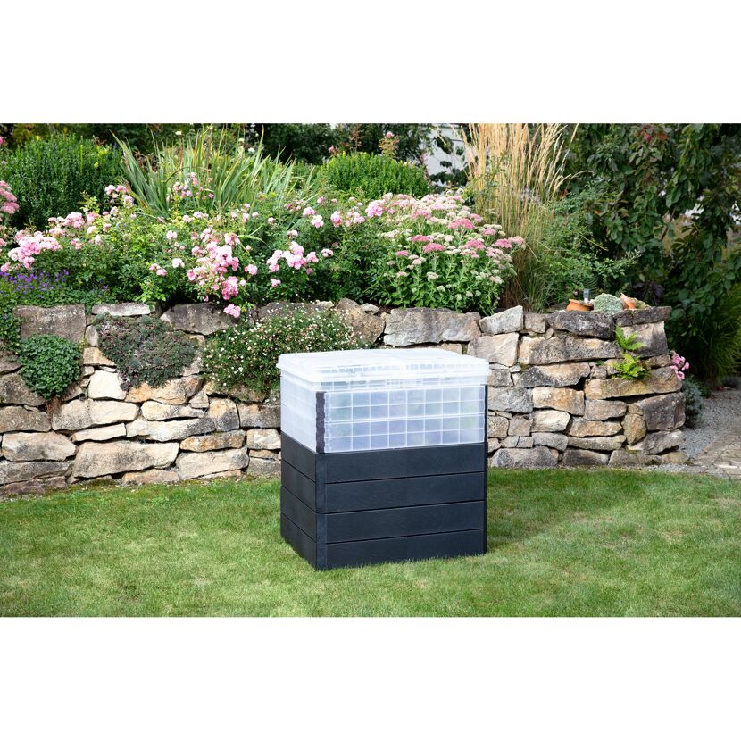 Schwarzer Komposter ERGO QUADRO Turbo Plus M85 Stone im Garten