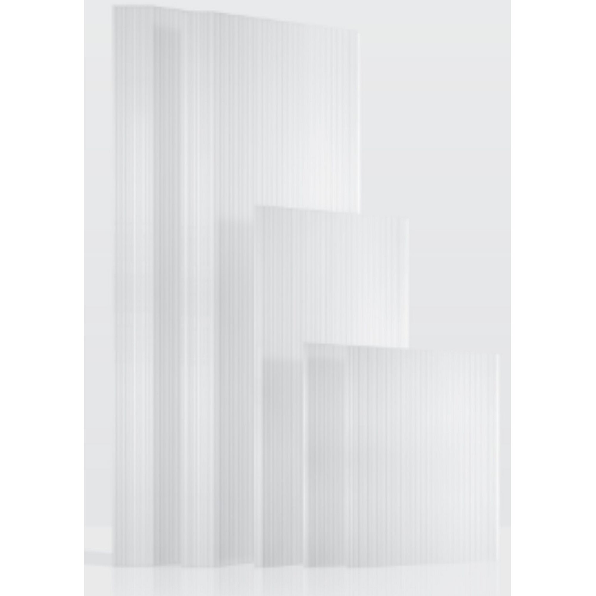 Gerippte weiße Platten in verschiedenen Größen