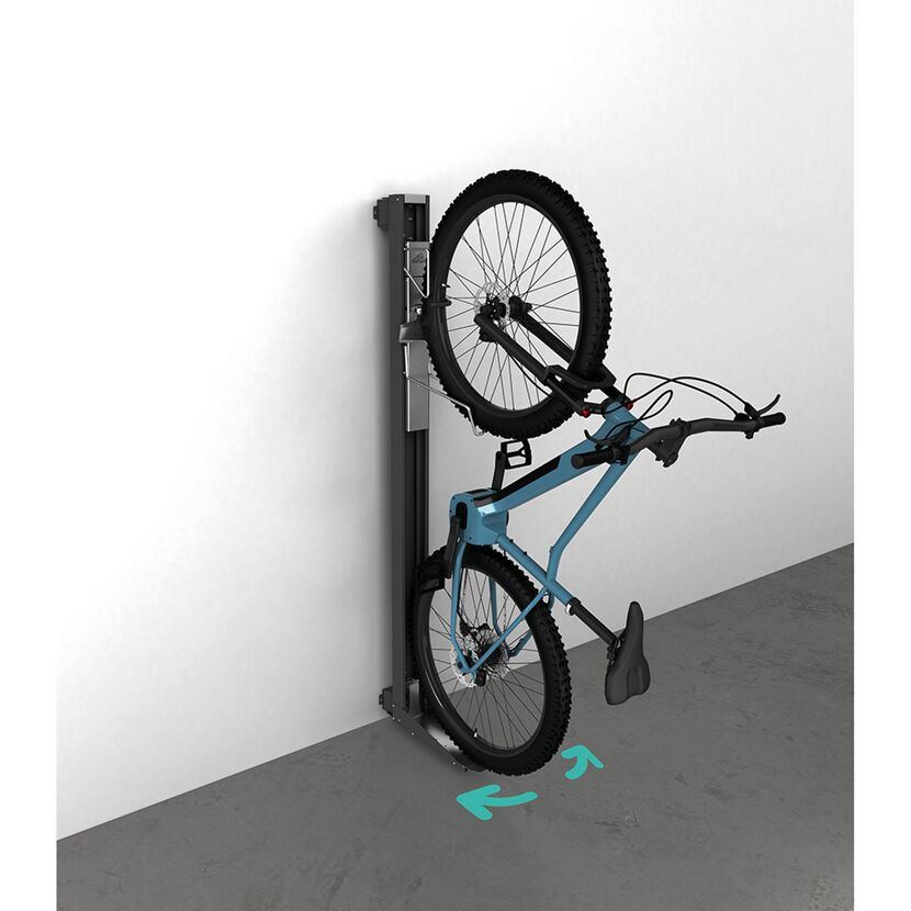 Fahrrad schwenkbar an Fahrradhalterung an Wand montiert
