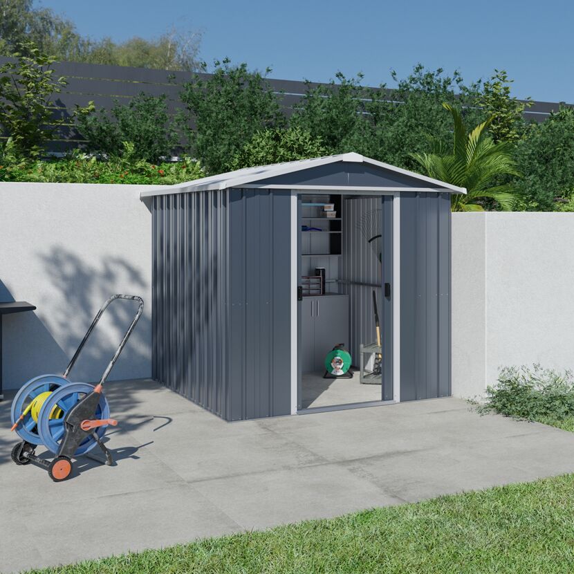Graues Gartenhaus mit geöffneter Tür