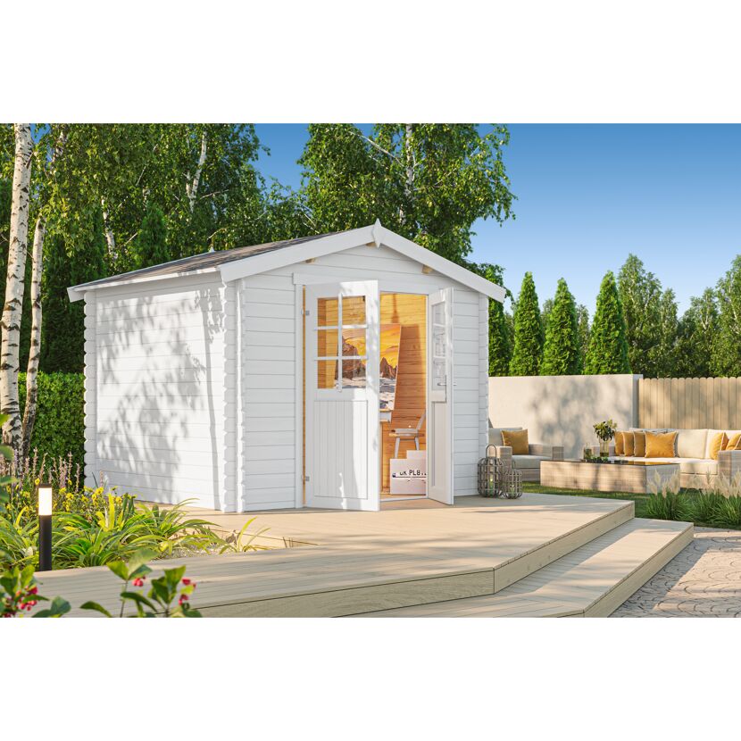 Weißes Gartenhaus auf Holzterrasse