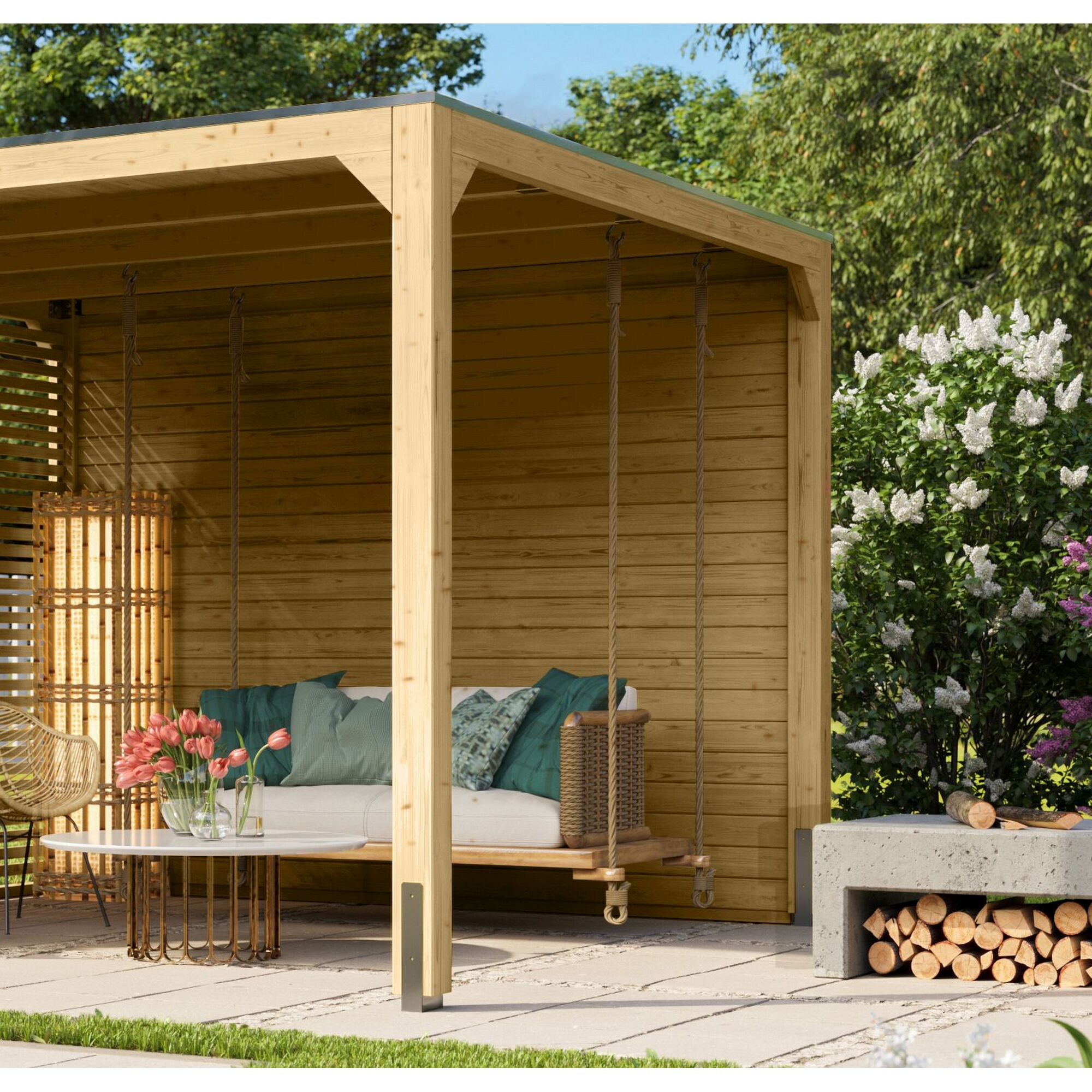 Holzpavillon mit Schaukelsofa und Tisch