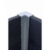 Ecke eines schwarzen Hochbeets mit grauer Metallverbindung.