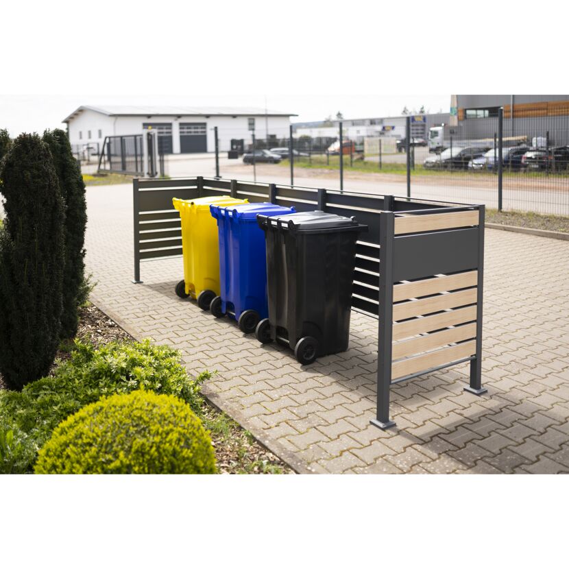 Mülltonnenverkleidung mit drei Mülltonnen