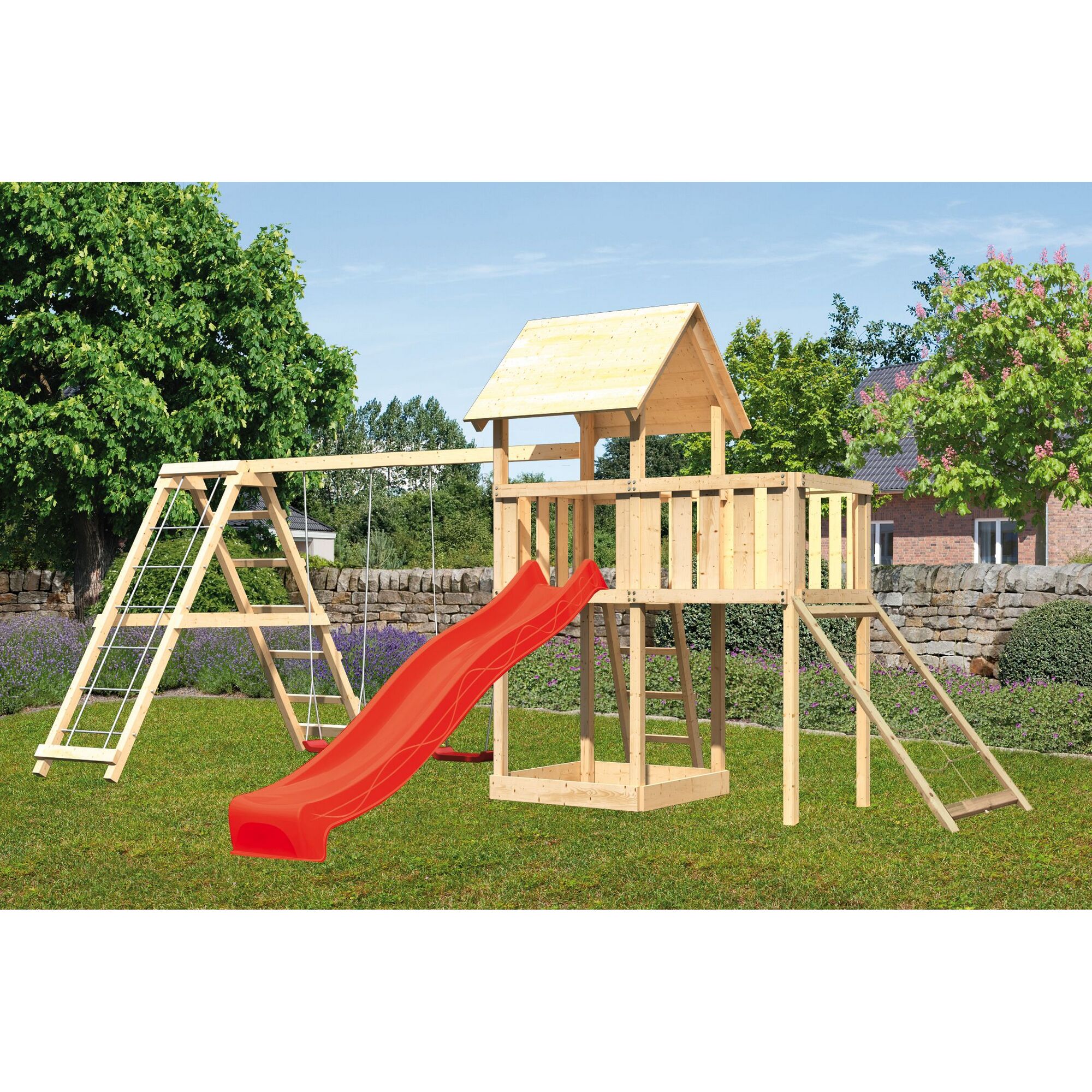 Hölzerner Spielturm mit Rutsche und Schaukel