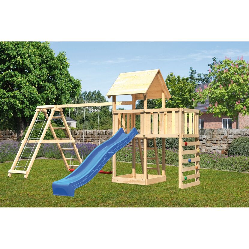 Hölzerner Spielturm mit Rutsche und Schaukel