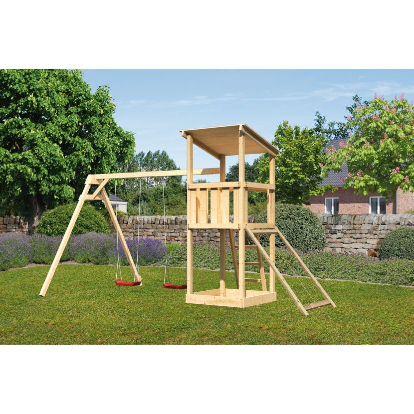 Hölzerner Spielturm mit Schaukel und Leiter