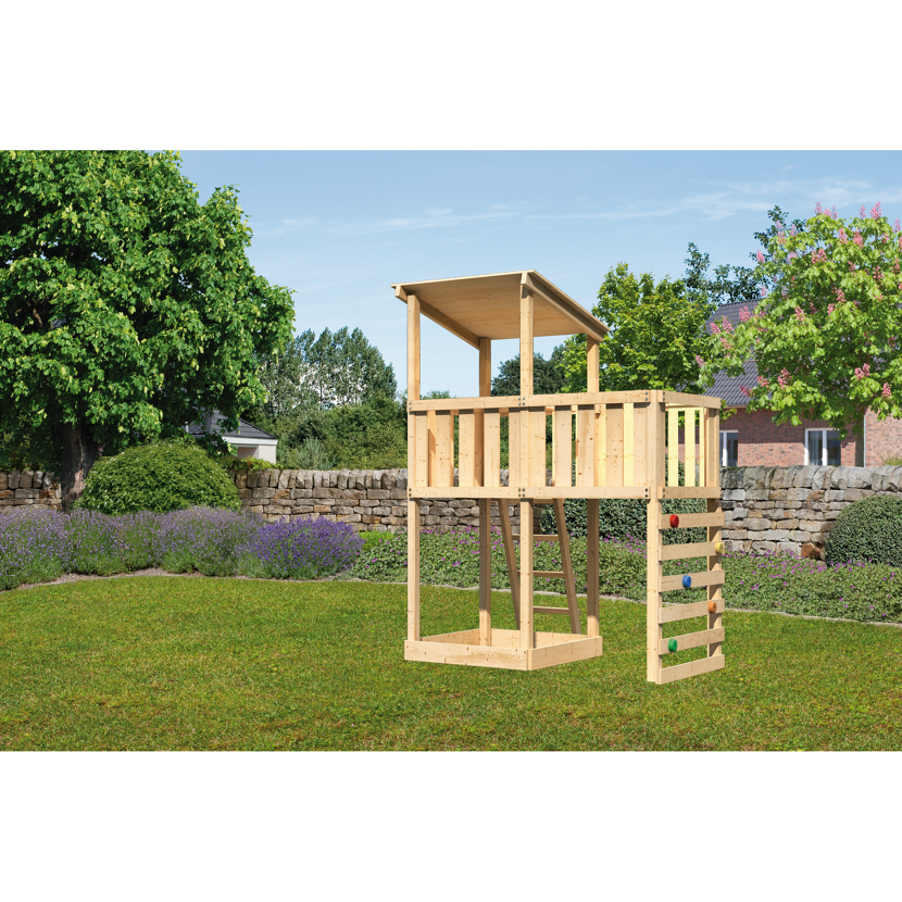Hölzerner Spielturm mit Kletterwand