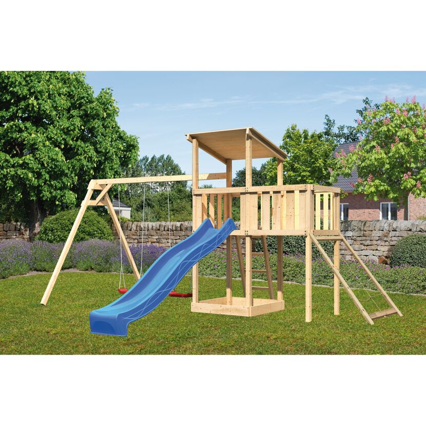 Hölzerner Spielturm mit Rutsche und Schaukel