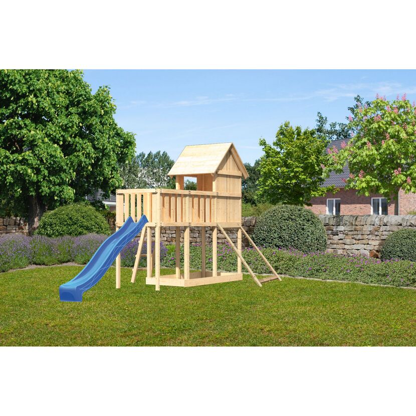 Holzspielturm mit blauer Rutsche und Leiter