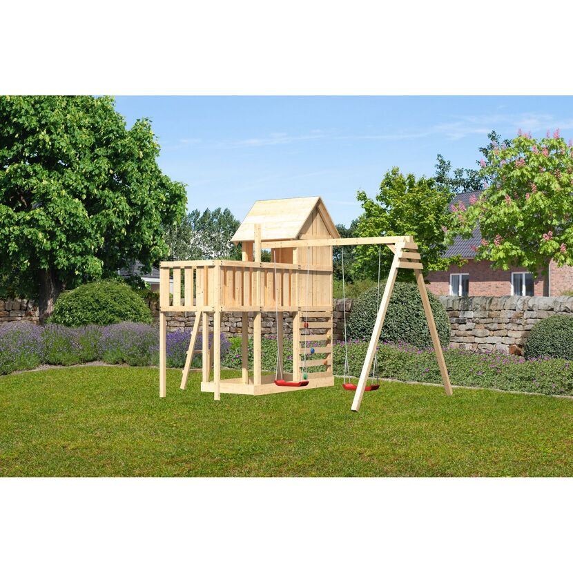 Hölzernes Spielgerät mit Schaukel und Rutsche