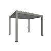 Graue Pergola mit Lamellendach