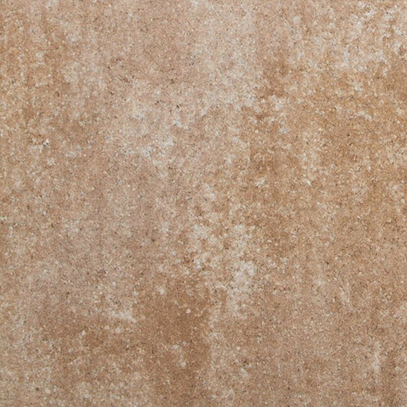 Braune Blockstufe mit Sprenkeln
