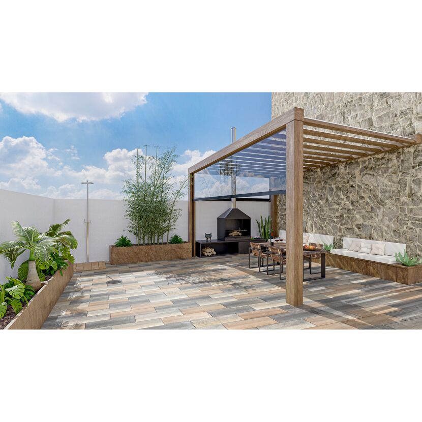 Gepflasterte Terrasse mit Überdachung, Esstisch und Feuerstelle