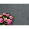 Graue Terrassenplatten mit Hortensie